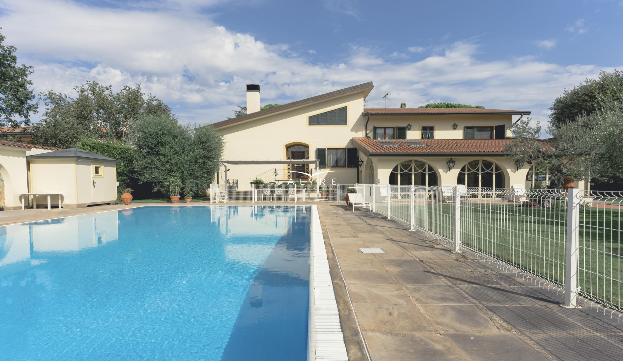 VILLA IN TOSCANA