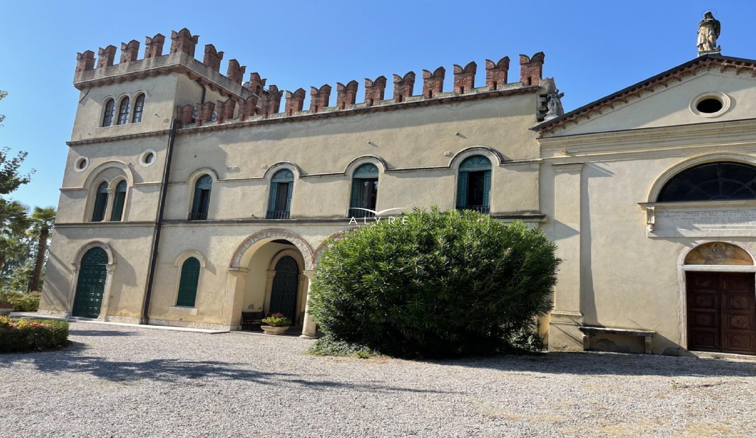 ABITAZIONE TERRA-CIELO IN DIMORA STORICA CON PISCINA - LAGO DI GARDA - LAZISE - VERONA