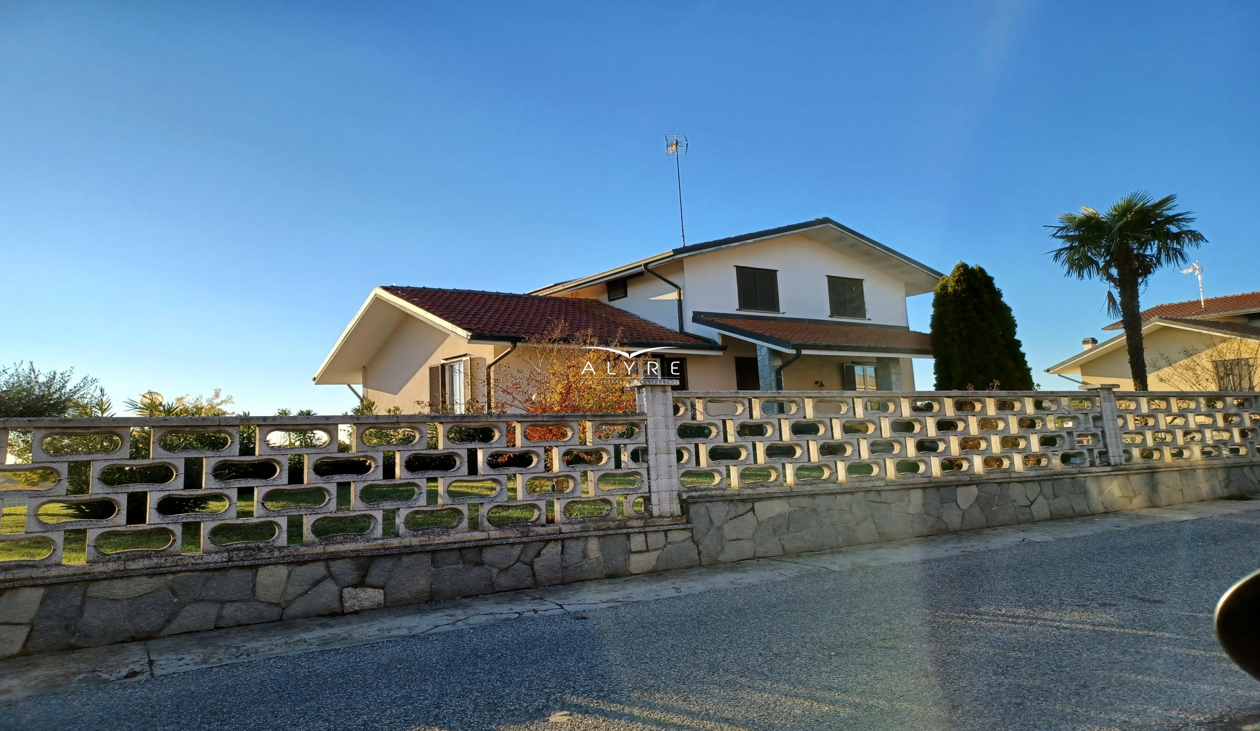 VILLA IN VENDITA A CASORZO MONFERRATO