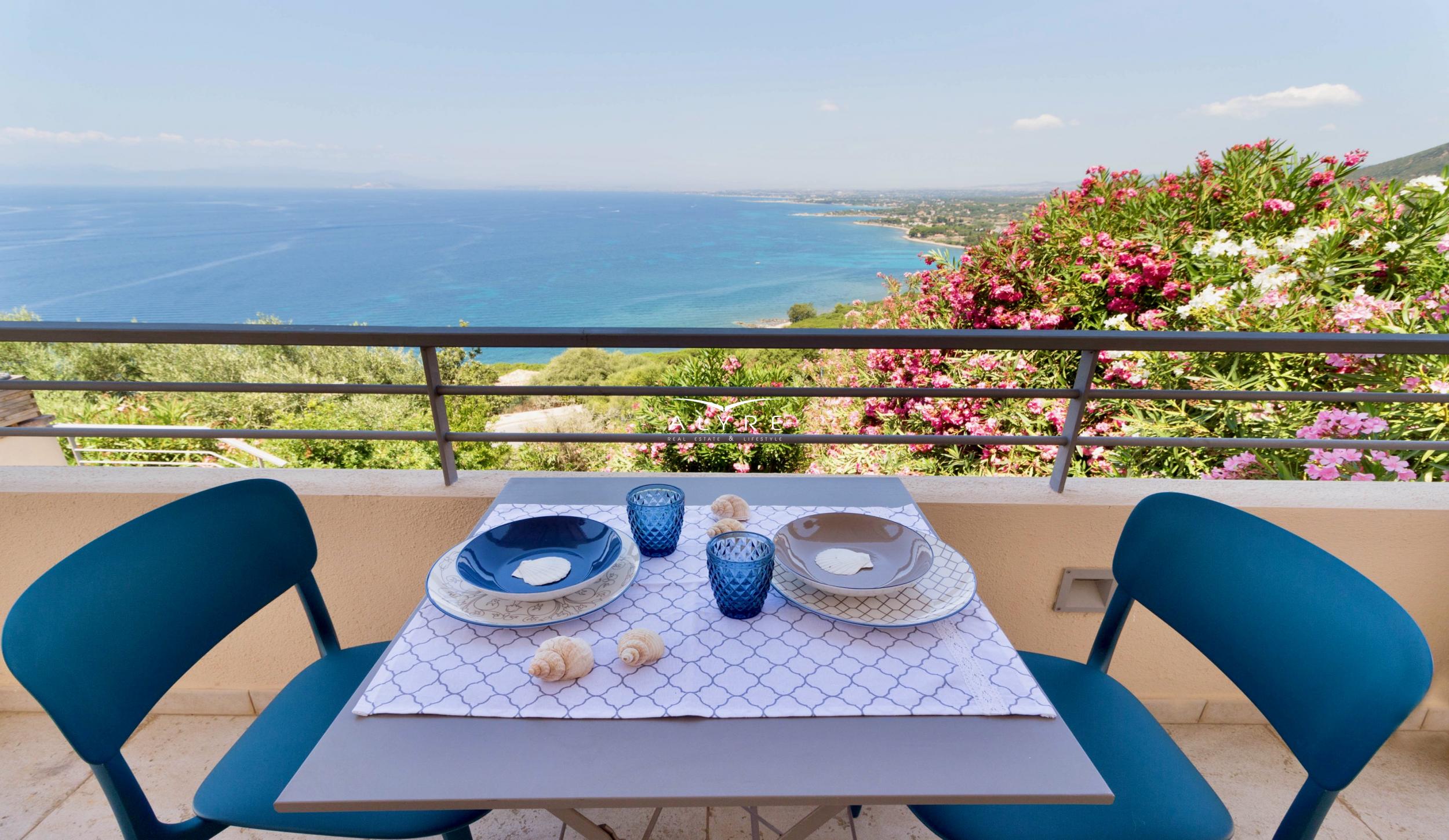 Villa con piscina e vista mare panoramica