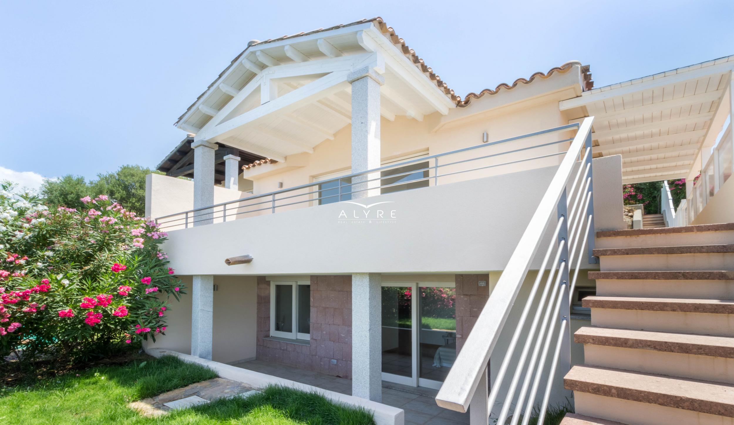 Villa con piscina e vista mare panoramica