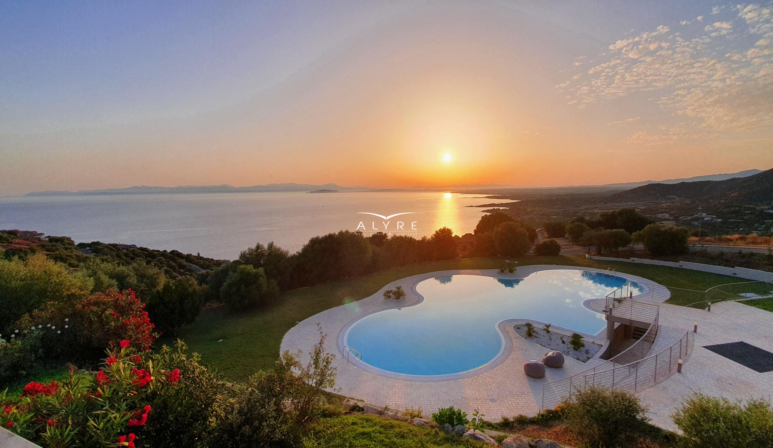 Villa con piscina e vista mare panoramica